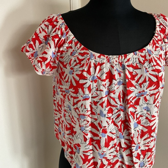21. Aqua Womens Size Medium Floral Print Off the Shoulder Blouse in Red White XS - Picture 3 of 7